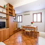 Hoomee San Zeno Apartman *