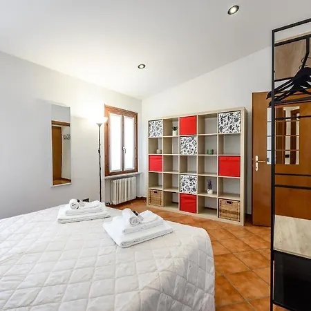 Hoomee San Zeno * فيرونا